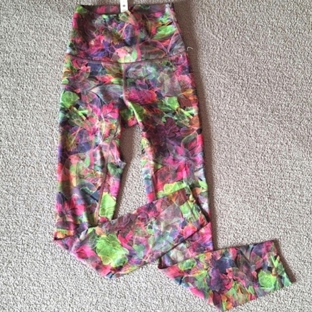 NWOT- Lululemon Wunder Train High-Rise Tight 25" Leggings
